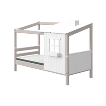 flexa_agy_feher_szinben_felig_fedett_jatszohazzal